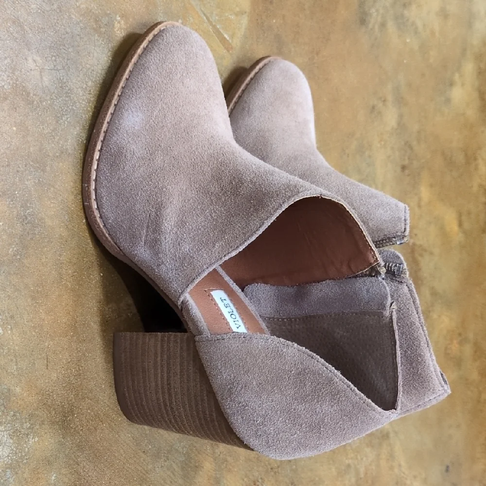 Chelsea & Violet Tan Suede Ankle Booties, Shoeties, Size 7, Wood Stack Heel - Picture 2 of 5
